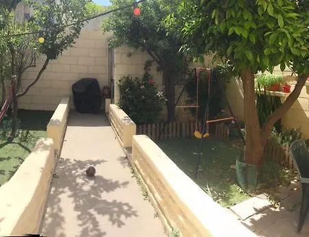 Central Homestay *