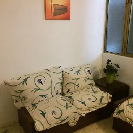 Central Homestay *
