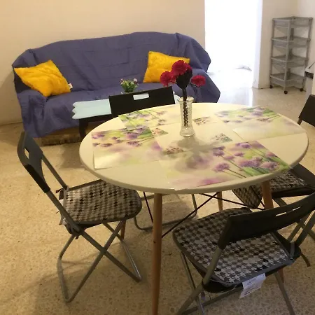 Central Homestay Rum i privatbostad Birkirkara